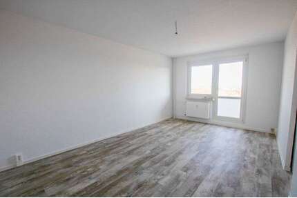 Wohnung zum Mieten in Halle (Saale) 310,00 € 68.63 m²