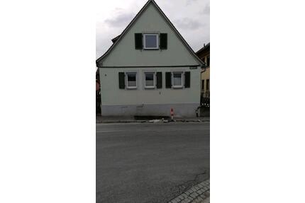 Einfamilienwohnhaus - 325.000,00&nbsp;EUR Kaufpreis, ca.&nbsp; 100,00&nbsp;m&sup2; in Kleinlangheim (PLZ: 97355)