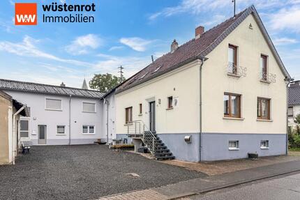 Seltene Gelegenheit: EFH mit großem Grundstück und Ausbaupotenzial im Herzen von Schwalbach