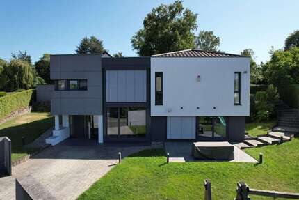 Haus zum Kaufen in Sankt Augustin 1.299.000,00 € 424.83 m²