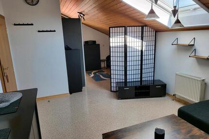 Schöne helle Dachgeschoss-Wohnung in Seefeld ca. 50 qm 1,5 Zimmer