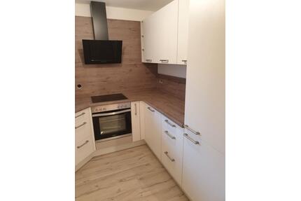 Gepflegte 2,5-Zimmer-DG-Wohnung mit Balkon und EBK in Tuttlingen