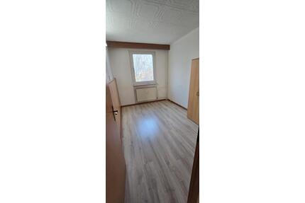 Schöne 3-Zimmer-Wohnung in Halle mit super Verkehrsanbindung - Halle (Saale) Halle-Neustadt