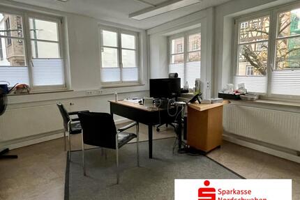 Vielseitig nutzbare Praxis- oder Bürofläche im Herzen der Altstadt - Nördlingen