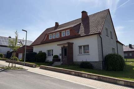 Haus zum Kaufen in Borgentreich Bühne 245.000,00 € 218 m² - Borgentreich / Bühne
