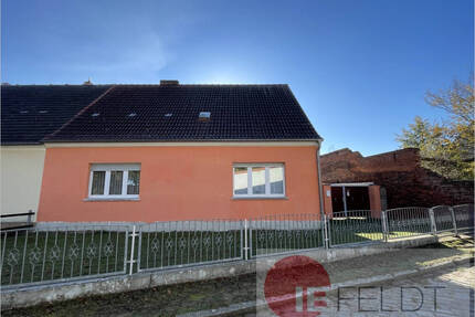 Renovierungsbedürftiges Einfamilienhaus mit Nebengebäude + Gartenland - Jüterbog