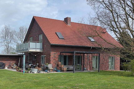 Helle Dachgeschosswohnung mit großem Balkon - Südbrookmerland Oldeborg