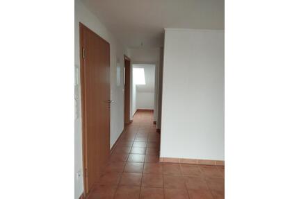 Dachgeschoss Wohnung - 850,00&nbsp;EUR Kaltmiete, ca.&nbsp; 85,00&nbsp;m&sup2; in Täferrot (PLZ: 73527)