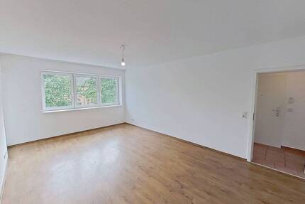 Moderne 4-Zimmer-Wohnung mit Wannenbad, Gäste-WC und sonnigem BALKON - Celle Vorwerk