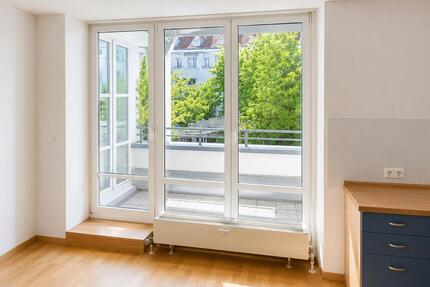 Vermietete 2-Zimmer-Wohnung mit Balkon, Wintergarten & TG - Taufkirchen
