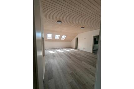 4-Zimmer-Wohnung mit eigenem Stellplatz in OtterndorfBelum