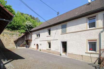 Haus zum Kaufen in Jeckenbach 179.000,00 € 190.01 m²