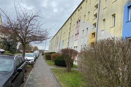 2 Zimmer Wohnung zu Verkaufen in 06667 Weisenfels west - Weißenfels