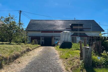 Charmantes teilsaniertes Haus mit großem Grundstück in Kausen - Steinebach/Sieg