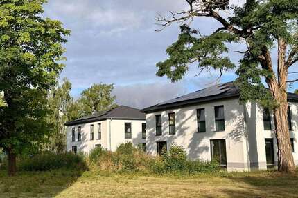 Haus zum Mieten in Calbe 1.320,00 € 110 m²