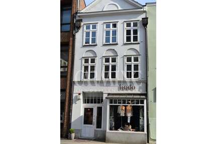 Einzelhandel in Lüneburg 2.450,00 € 300 m²