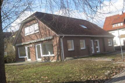 Freist.- Klinker-Zweifamilienhaus m. Doppelgarage u. großz.-Süd-Terrasse, sowie Balkon (0kal-Fertighs.) - Northeim
