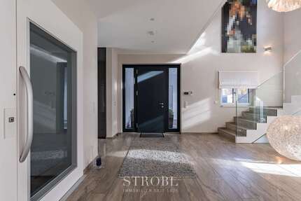 Haus zum Kaufen in Straßlach-Dingharting 4.930.000,00 € 268.75 m²