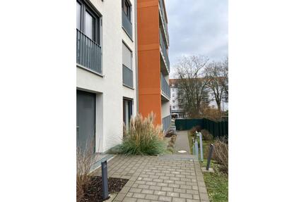 SONNIGES KOMFORT-WG-ZIMMER MIT SÜDBALKON AM ELLI-LUCHT-PARK - Frankfurt am Main Niederrad