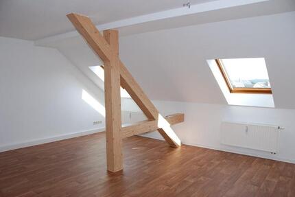 Charmante Dachgeschosswohnung mit Badewanne - Chemnitz Kapellenberg