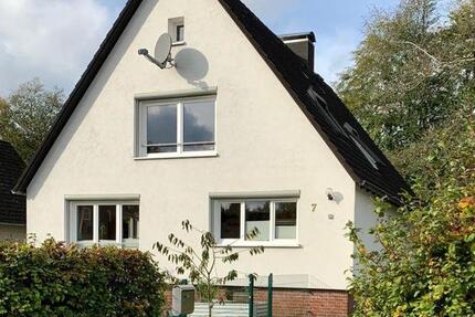 Helle 5-Zimmer Wohnung mit Garten in ruhiger Lage - Hamburg Wandsbek