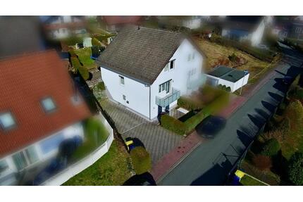 Moderne Doppelhaushälfte - 295.000,00&nbsp;EUR Kaufpreis, ca.&nbsp; 140,00&nbsp;m&sup2; in Bad Laasphe (PLZ: 57334)