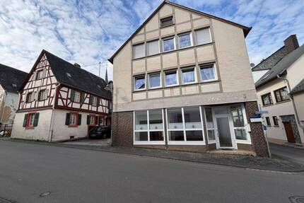 Zentral gelegenes Wohngeschäftshaus und Einfamilienhaus unter Denkmalschutz - Mülheim