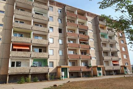 4R-Wohnung (mit Balkon) - 350,00&nbsp;EUR Kaltmiete, ca.&nbsp; 72,00&nbsp;m&sup2; in Stavenhagen (PLZ: 17153)