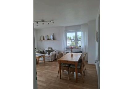 Helle 2 Zimmer Wohnung mit Balkon + Mansardenzimmer in Siershahn