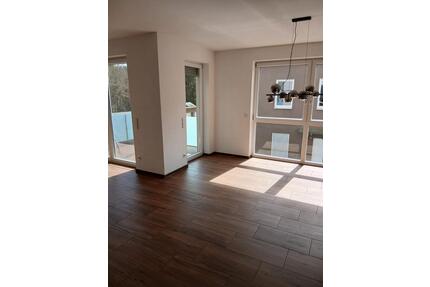 3 Zimmer Wohnung zu vermieten - 900,00&nbsp;EUR Kaltmiete, ca.&nbsp; 90,00&nbsp;m&sup2; in Ravenstein (PLZ: 74747)