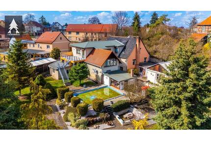 Wo fangen wir nur an? Bach? Pool? Mehrere Werkstätte und Garagen? Wohnen auf 2 Ebenen? Harzig? - Falkenstein/Harz Ermsleben