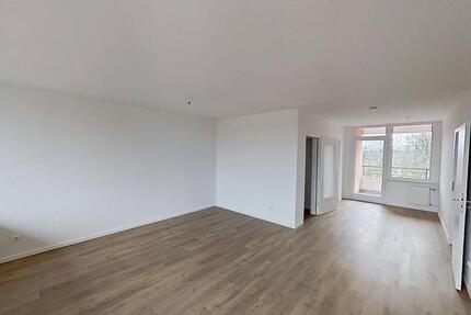 Frisch renovierte 3-Zimmer-Wohnung mit 2 BALKONEN und Wannenbad - Celle