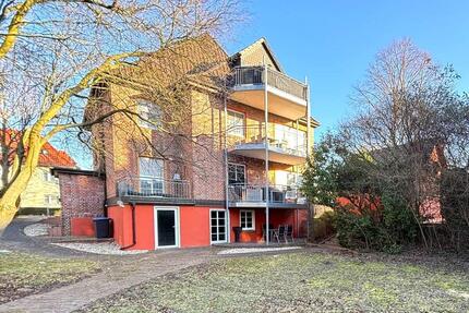 Traumhafte 3- Raum- Dachgeschosswohnung mit Einbauküche, Klimaanlage und Balkon nahe Goitzschesee - Bitterfeld-Wolfen