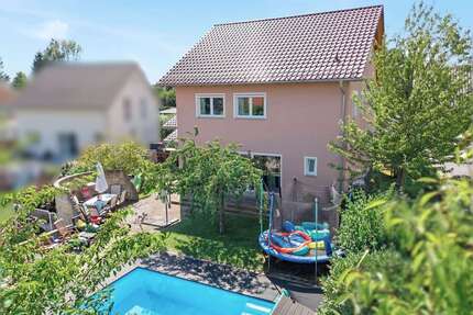 Haus zum Kaufen in Lohmen 650.000,00 € 216 m²