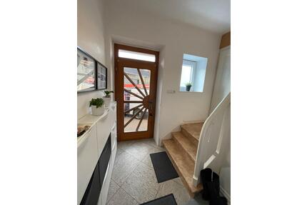 Helle 4 Zimmer Dachgeschosswohnung 110 qm Jägersburger Weiher - Homburg