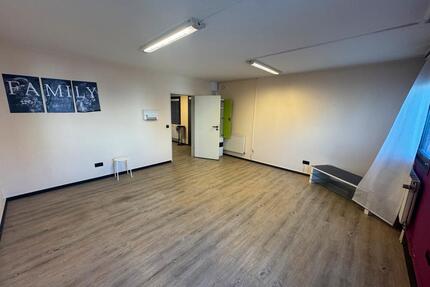 Büroräume in Top Lage - 1.150,00&nbsp;EUR Kaltmiete, ca.&nbsp; 89,00&nbsp;m&sup2; in Groß-Umstadt (PLZ: 64823)