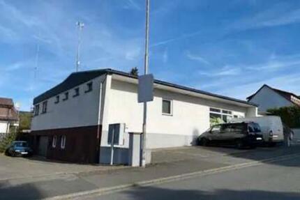 Gewerberaum mit Lagerflächen, Garage und Brüo in Herborn -Alsbach