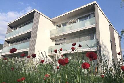 Traumhaft Wohnen am Kanal - 1.152,00&nbsp;EUR Kaltmiete, ca.&nbsp; 89,30&nbsp;m&sup2;&nbsp;Wohnfl&auml;che in Hausach (PLZ: 77756)