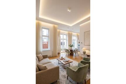 Hochwertig sanierte, helle 2,5-Zimmer-Altbauwohnung mit 62 m², eigener Terrasse & 3,80 m Decken - Berlin Steglitz