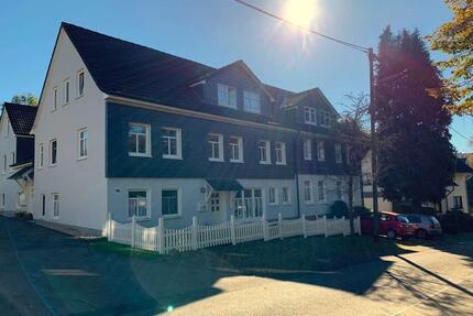 Gepflegte 2-Zimmer-Wohnung mit Einbauküche und Stellplatz in Waldbröl-Bladersbach