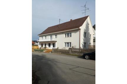 Gewerberaum Büro Praxis Laden - 700,00&nbsp;EUR Kaltmiete, ca.&nbsp; 65,00&nbsp;m&sup2; in Oberschweinbach (PLZ: 82294)