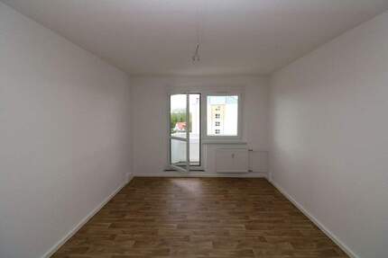 Wer Platz sucht, wird hier fündig! - 4RW im 1.OG mit Badewanne und Balkon - Freiberg