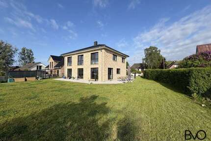Haus zum Mieten in Blekendorf 2.500,00 € 188 m²