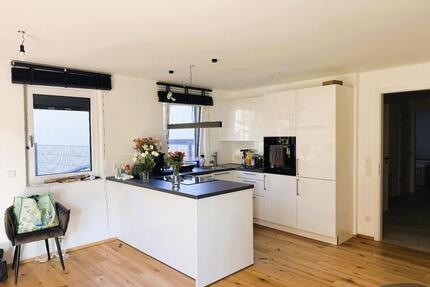 Wunderschöne 2-Zimmerwohnung mit Garten, EBK und Top Ausstattung - Vaterstetten Baldham