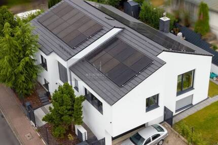 Freistehendes kernsaniertes Effizienzhaus 40 . Einfamilienhaus in Frankfurt-Kalbach - Frankfurt am Main