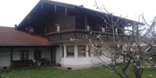 Neuwertige, helle 3-Zimmer Whg im 1. OG eines Zweifamilienhauses - Staudach-Egerndach