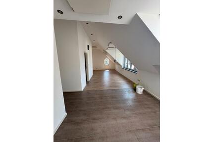 Attraktive Dachgeschosswohnung in BURGBROHL - Bad Breisig