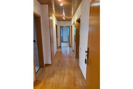 Mietwohnung 4 Zimmer mit 85qm Niederkassel Ort