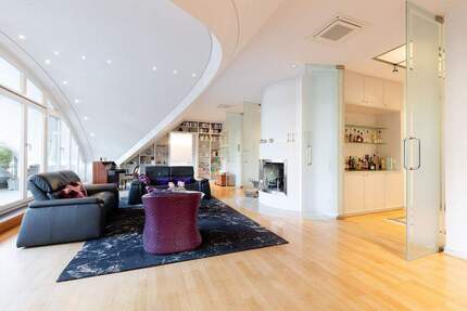 Einzigartige Dachgeschosswohnung mit Penthouse-Charakter in Bestlage - Frankfurt am Main Ginnheim