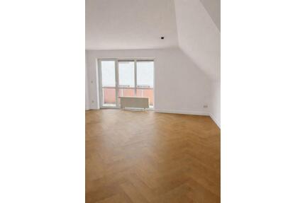 Helle 2-Zimmer-Wohnung in Tamm, neue EBK und Boden